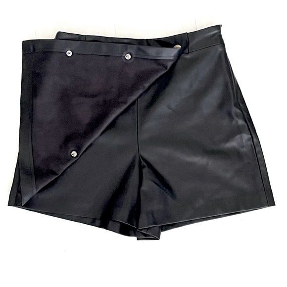 Zara Dresses & Skirts - ZARA Black Faux Leather Vegan Skort, size Women’s Small